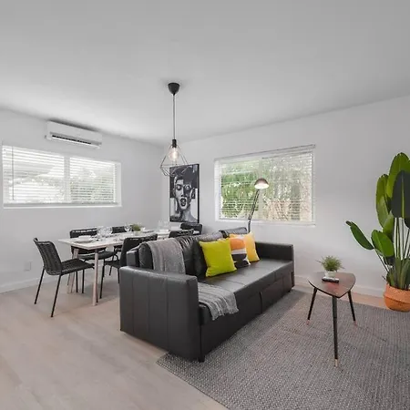 Beautiful Apt 2/2 Near The Beach